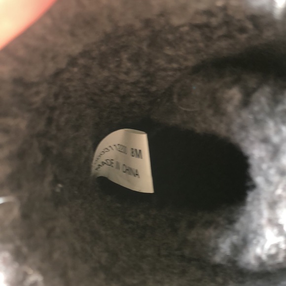 Size 8 grey and white booties. Good condition. - Picture 5 of 6